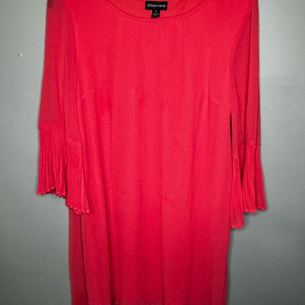 Chloe + Rene Red Coral Tunic Dress Size Small Pleated Bell Sleeve NWT - Picture 2 of 7